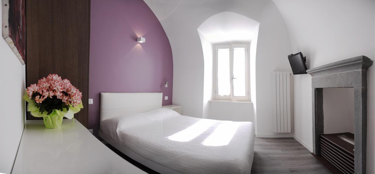 Bed & Breakfast Iseo - & *